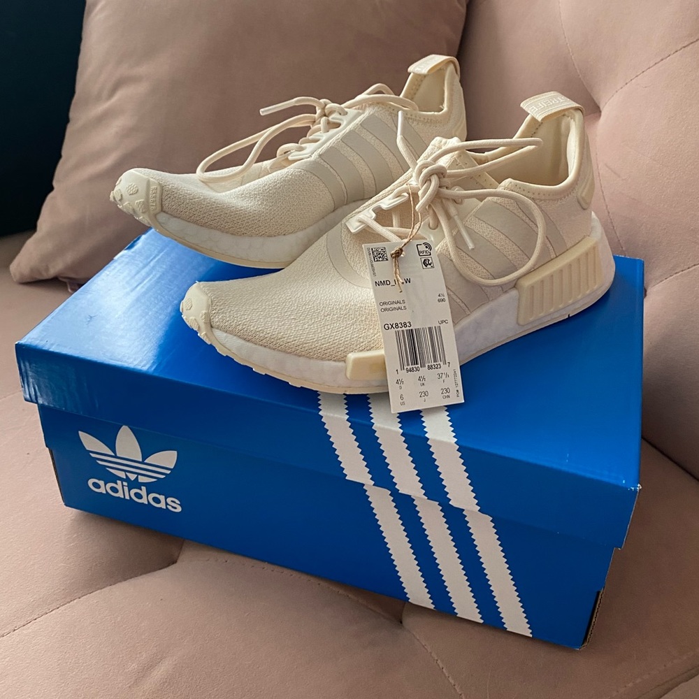 NWT NMD_R1 SHOES Adidas Women’s White Primegreen Size 6
